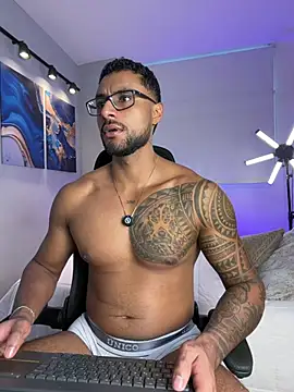 LiamGarcia1 online show from May 19, 2026, 2:45 pm