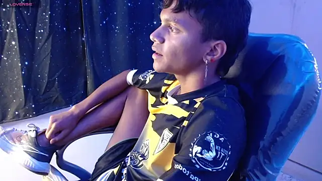 loistwink  online show from March 22, 2025, 1:52 pm