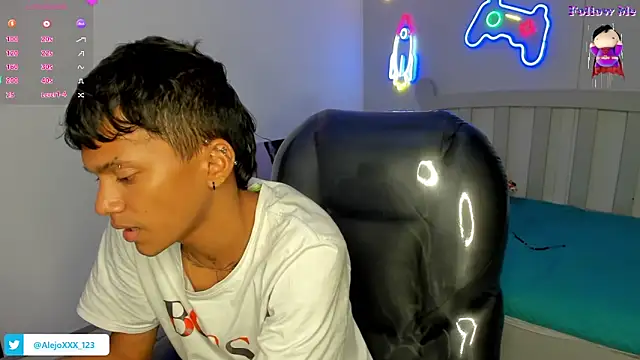 loistwink  online show from November 8, 2025, 4:12 am