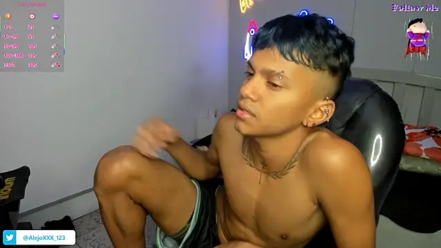 loistwink  online show from November 30, 2025, 4:49 am