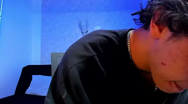 Kerverr  online show from December 17, 2024, 11:49 pm