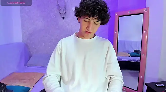 Kerverr  online show from January 3, 2025, 8:43 pm