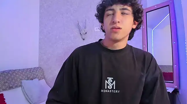 Kerverr  online show from January 21, 2025, 10:30 pm