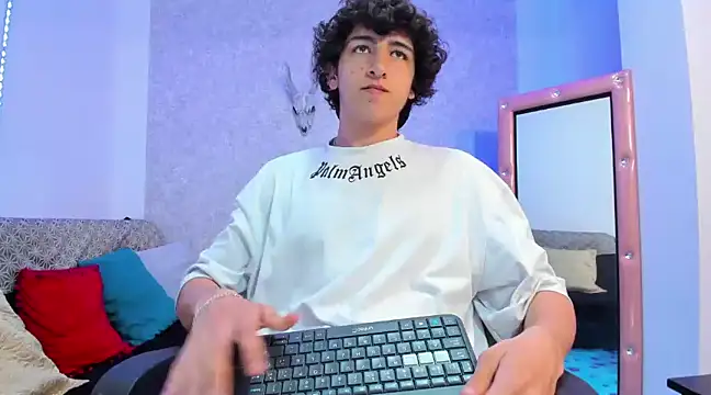 Kerverr  online show from February 5, 2025, 1:26 am