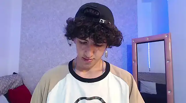 Kerverr  online show from February 12, 2025, 7:56 pm