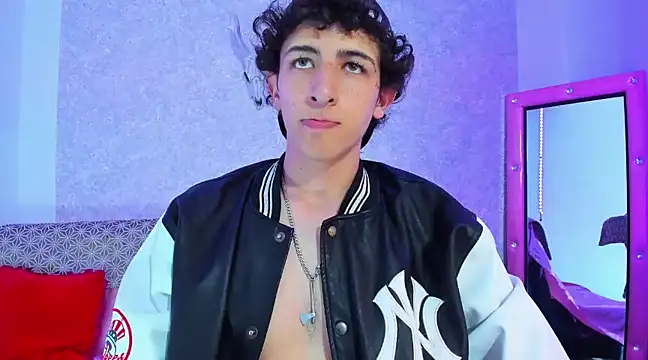 Kerverr  online show from March 12, 2025, 11:33 pm