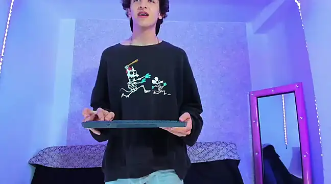 Kerverr  online show from March 19, 2025, 3:20 am