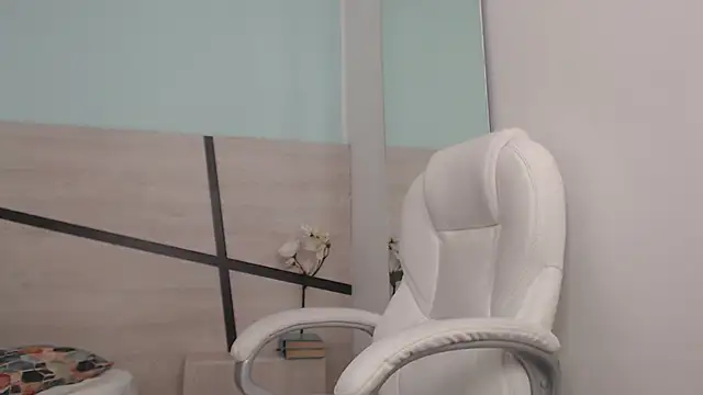 sussy leon online show from January 18, 2025, 6:32 pm