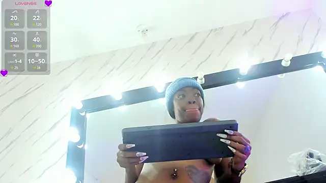 ElisabethMassey online show from September 29, 2025, 1:49 pm