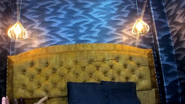 NahomiFireSex online show from April 18, 2026, 5:22 am