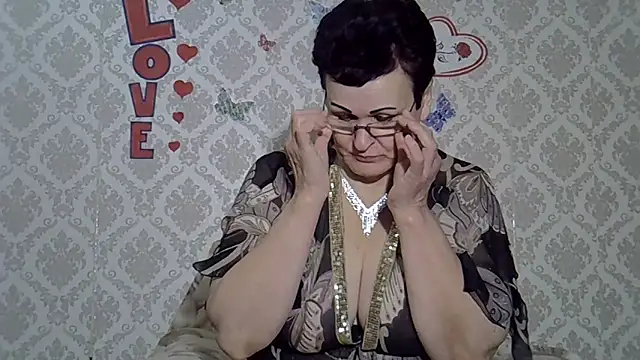 PaulaGolden online show from December 10, 2024, 9:23 am