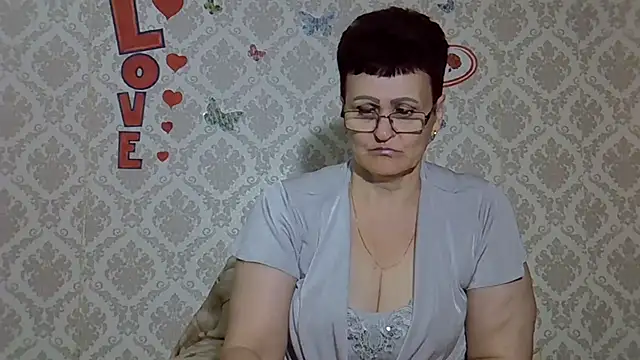 PaulaGolden online show from September 10, 2025, 8:25 am