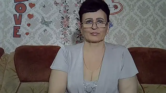 PaulaGolden online show from April 20, 2026, 7:37 pm