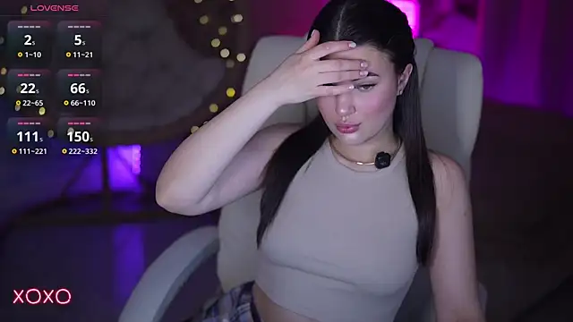 YourLolaBunny online show from March 19, 2026, 8:02 pm