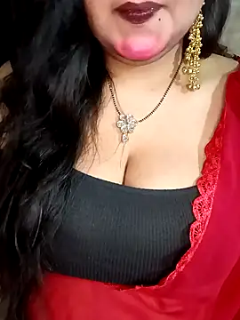 Suhanakhan00 online show from February 12, 2026, 6:36 pm
