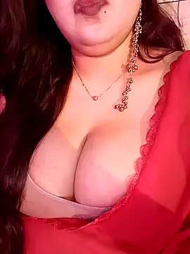 Snapshot of Suhanakhan00 chatting on June 26, 2026, 8:30 am Suhanakhan00 online show from June 26, 2026, 8:30 am