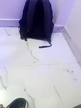 hottboyakash6969 online show from December 18, 2024, 11:45 am