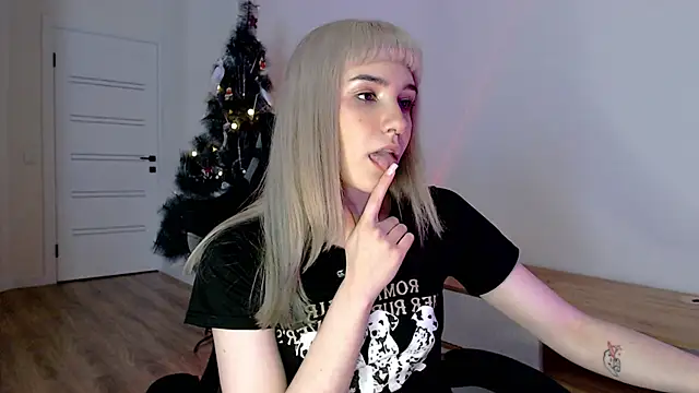 Snapshot of Princess_Shy___ chatting on February 18, 2025, 2:38 pm Princess Shy online show from February 18, 2025, 2:38 pm