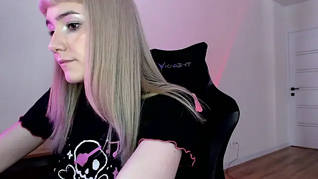 Snapshot of Princess_Shy___ chatting on February 22, 2025, 1:13 pm Princess Shy online show from February 22, 2025, 1:13 pm