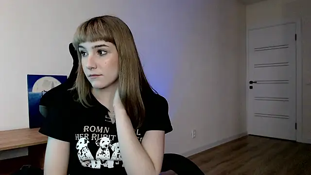 Snapshot of Princess_Shy___ chatting on March 11, 2025, 2:18 pm Princess Shy online show from March 11, 2025, 2:18 pm