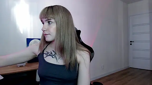 Snapshot of Princess_Shy___ chatting on March 16, 2025, 2:55 pm Princess Shy online show from March 16, 2025, 2:55 pm