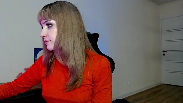 Snapshot of Princess_Shy___ chatting on March 22, 2025, 8:15 pm Princess Shy online show from March 22, 2025, 8:15 pm