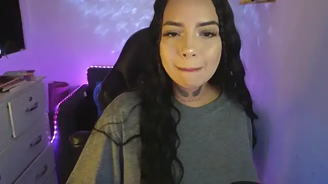 Snapshot of Alissfressa chatting on April 4, 2026, 2:32 am Alissfressa online show from April 4, 2026, 2:32 am