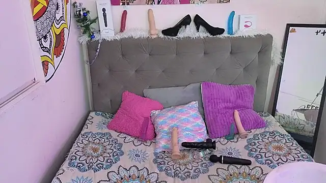 sarawiliamx online show from December 24, 2024, 12:44 pm