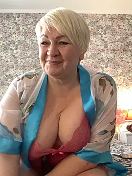 Laura Millf online show from February 8, 2025, 10:29 am