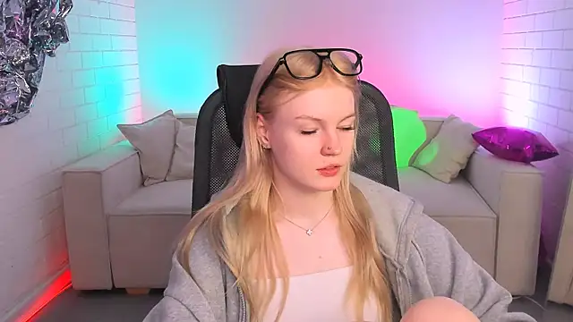 GraceGlamour online show from February 10, 2025, 5:14 am