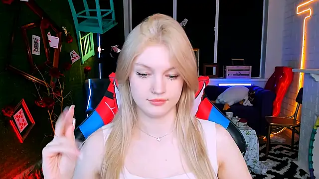 GraceGlamour online show from February 26, 2025, 8:15 am