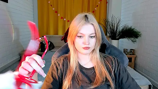 GraceGlamour online show from March 4, 2025, 11:08 am