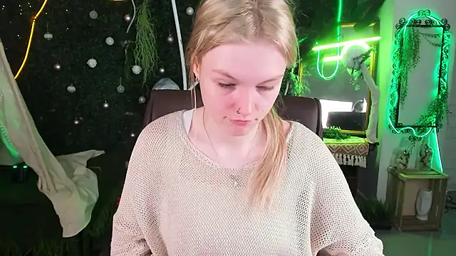 GraceGlamour online show from February 13, 2026, 5:14 am