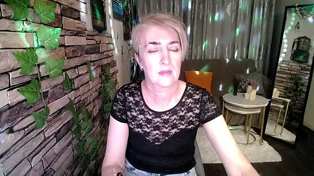 Hot Girl87 online show from December 8, 2024, 3:56 pm