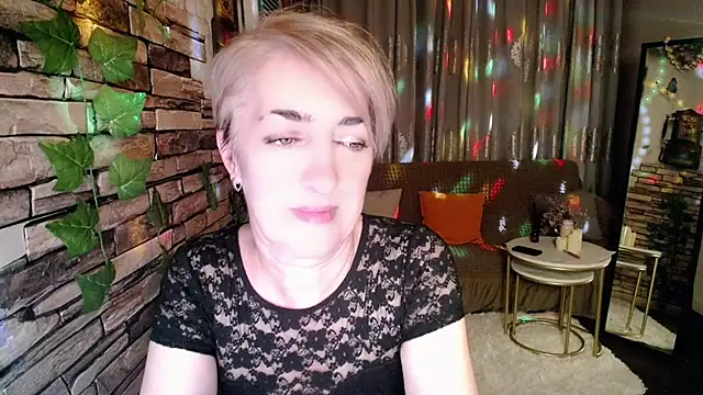 Hot Girl87 online show from December 8, 2024, 10:14 pm