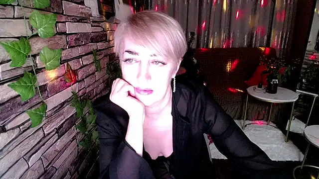 Hot Girl87 online show from December 19, 2024, 9:28 pm