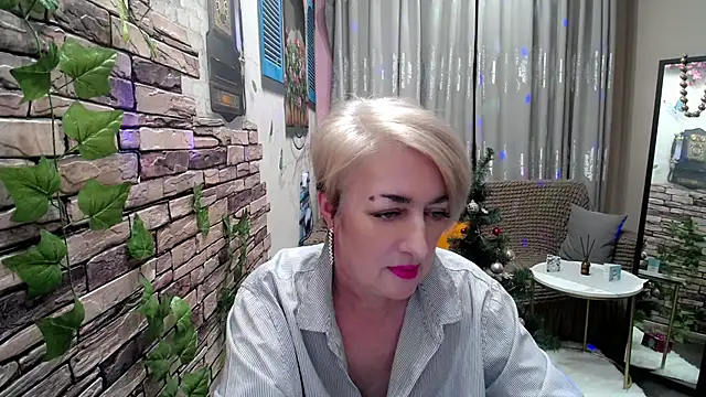 Hot Girl87 online show from December 24, 2024, 3:16 pm