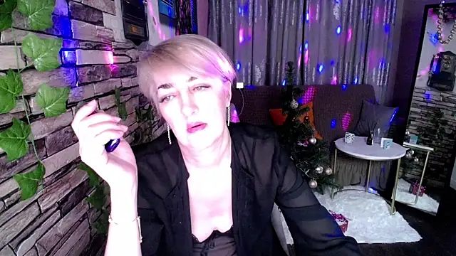 Hot Girl87 online show from December 24, 2024, 9:44 pm
