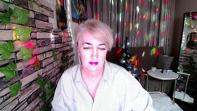 Hot Girl87 online show from December 25, 2024, 2:34 pm