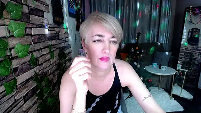 Hot Girl87 online show from December 29, 2024, 5:44 pm
