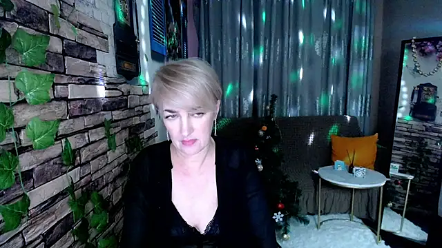 Hot Girl87 online show from December 29, 2024, 8:48 pm
