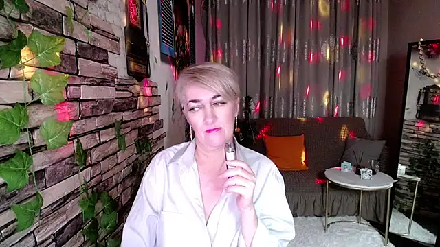 Hot Girl87 online show from December 30, 2024, 5:02 pm