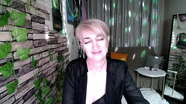 Hot Girl87 online show from December 31, 2024, 12:00 am