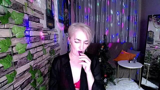 Hot Girl87 online show from January 3, 2025, 6:35 pm