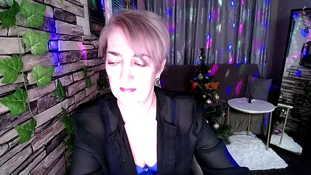 Hot Girl87 online show from January 8, 2025, 2:14 pm