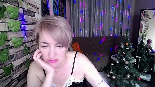 Hot Girl87 online show from January 10, 2025, 10:15 pm