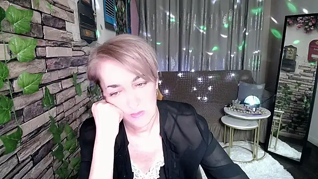 Hot Girl87 online show from January 19, 2025, 9:23 pm