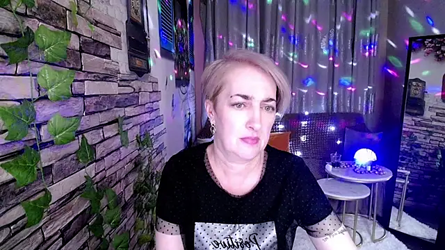 Hot Girl87 online show from January 20, 2025, 7:46 pm