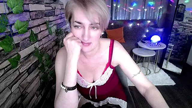 Hot Girl87 online show from January 21, 2025, 12:15 am