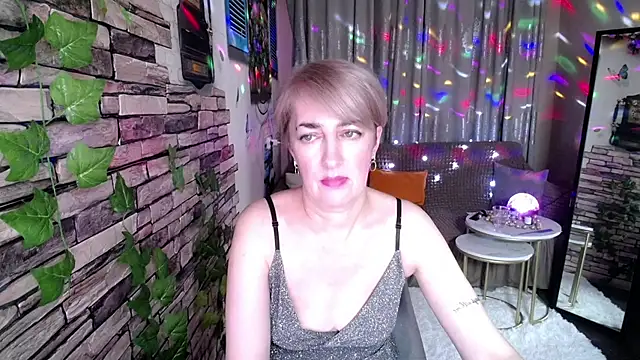 Hot Girl87 online show from January 22, 2025, 6:52 pm